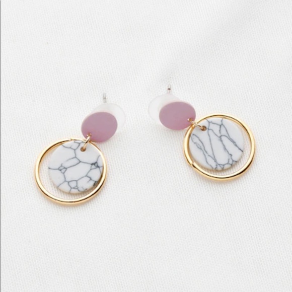 LAST SET Marble + Gold Ring Drop Earrings - Picture 2 of 4